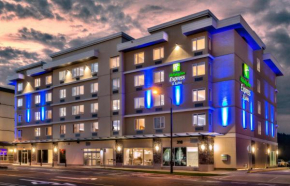 Holiday Inn Express & Suites Victoria-Colwood, an IHG Hotel